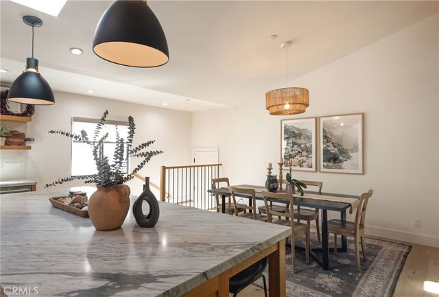 966 Rosecrans Avenue, Manhattan Beach, CA 90266