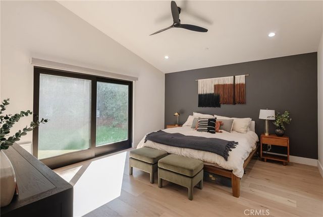 966 Rosecrans Avenue, Manhattan Beach, CA 90266