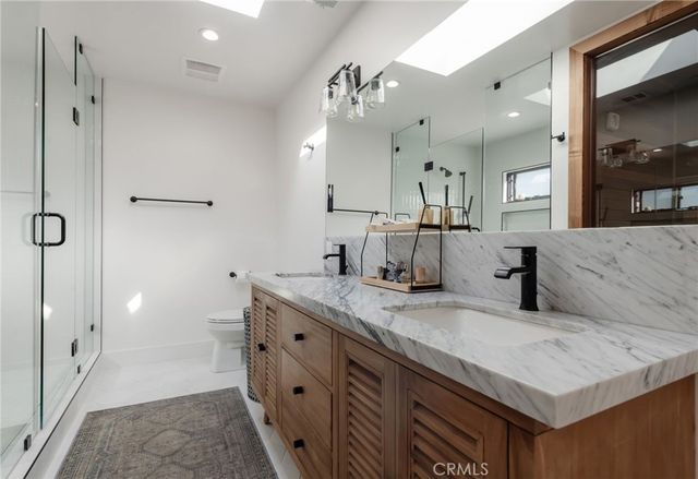 966 Rosecrans Avenue, Manhattan Beach, CA 90266