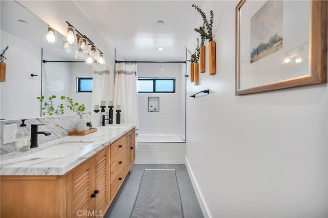 966 Rosecrans Avenue, Manhattan Beach, CA 90266