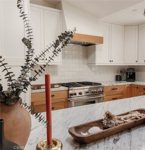 966 Rosecrans Avenue, Manhattan Beach, CA 90266