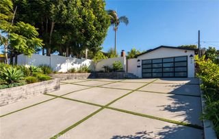 966 Rosecrans Avenue, Manhattan Beach, CA 90266