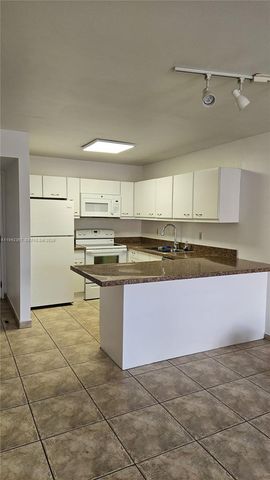 8005 Lake Dr 201, Doral, FL 33166