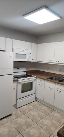 8005 Lake Dr 201, Doral, FL 33166