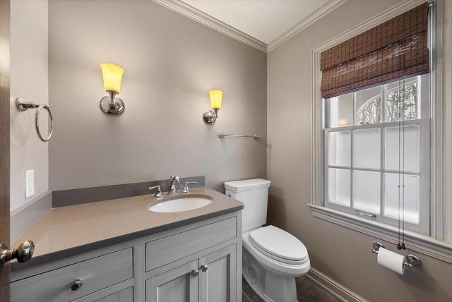 8704 W Bonniwell ROAD, Mequon, WI 53097