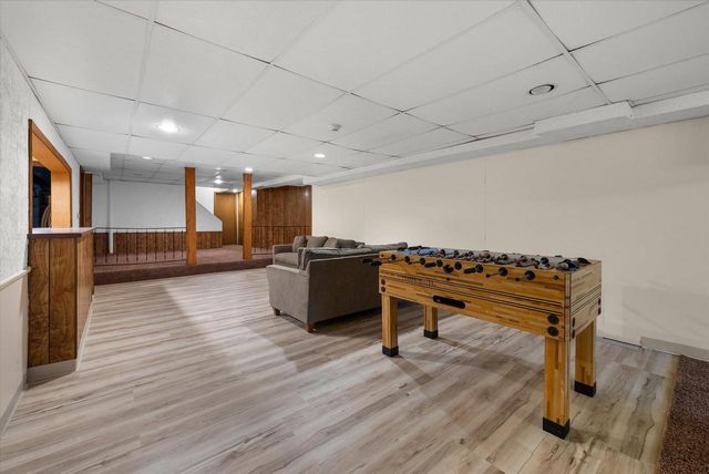 8704 W Bonniwell ROAD, Mequon, WI 53097