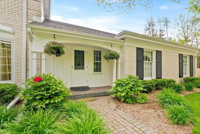 8704 W Bonniwell ROAD, Mequon, WI 53097