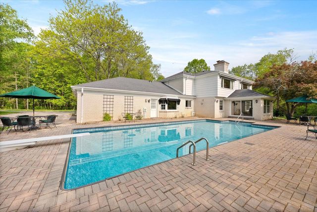 8704 W Bonniwell ROAD, Mequon, WI 53097