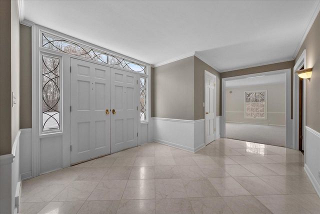 8704 W Bonniwell ROAD, Mequon, WI 53097