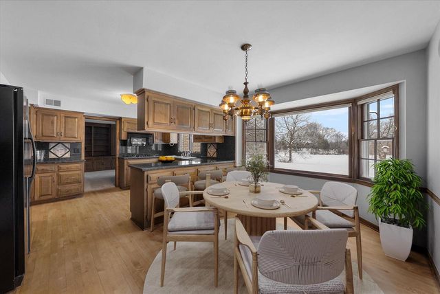 8704 W Bonniwell ROAD, Mequon, WI 53097