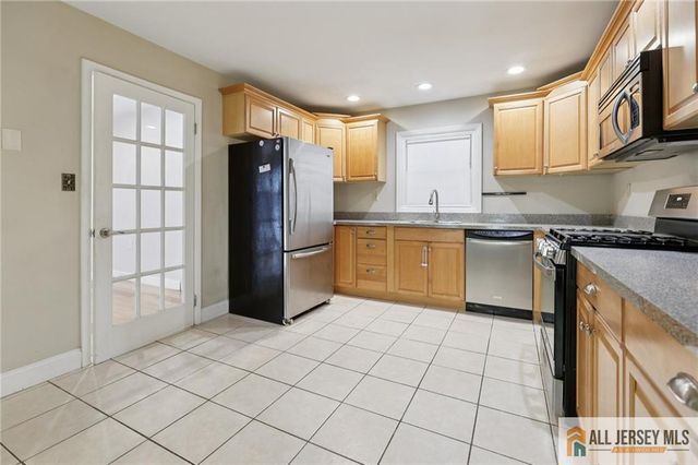 1 Landry Road, Franklin, NJ 08873