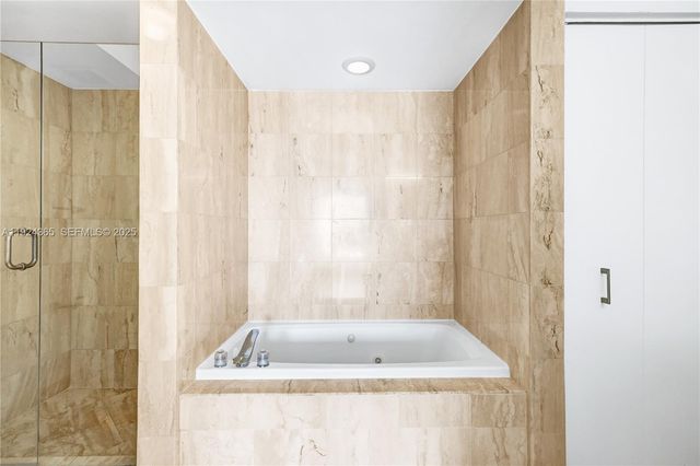 1800 Sunset Harbour Dr 803, Miami Beach, FL 33139