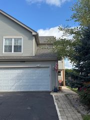 1304 DERBY Lane 1304, Mundelein, IL 60060