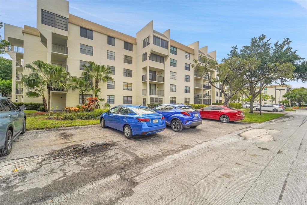 6193 Rock Island Rd 204, Tamarac, FL 33319