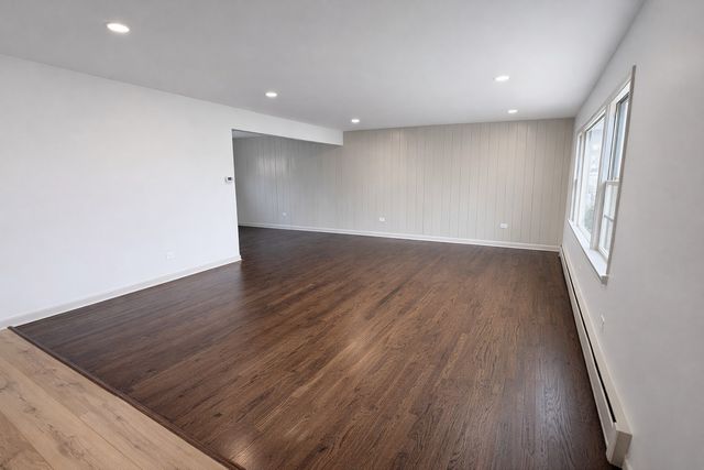 933 College Avenue A, Wheaton, IL 60187