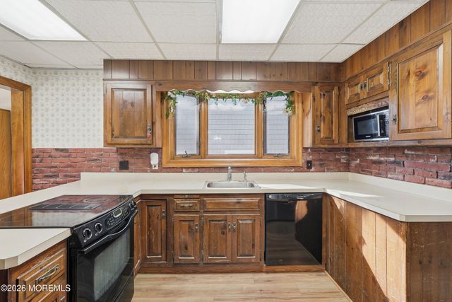 304 Grassmere Avenue, Interlaken, NJ 07712