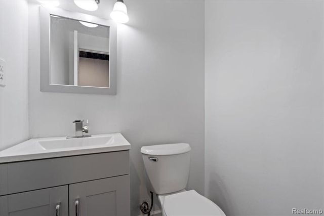 21078 Mitchelldale Avenue, Ferndale, MI 48220