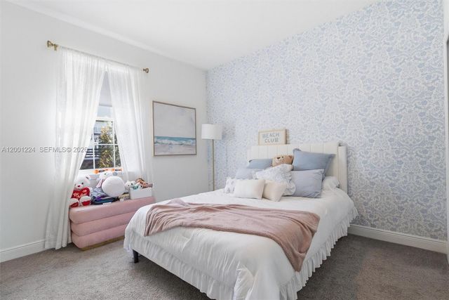 15033 LAKE BESSIE LOOP, Winter Garden, FL 34787