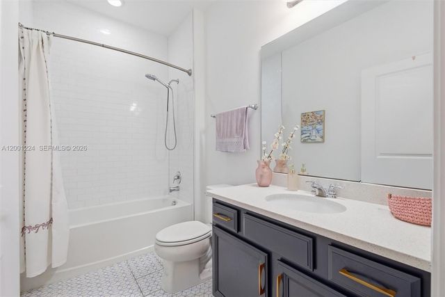 15033 LAKE BESSIE LOOP, Winter Garden, FL 34787