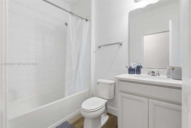 15033 LAKE BESSIE LOOP, Winter Garden, FL 34787