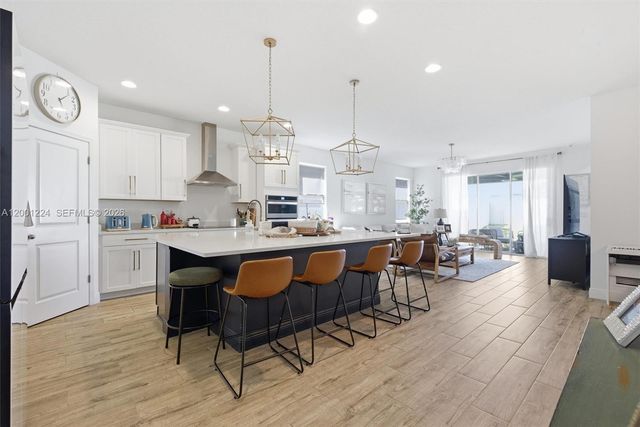 15033 LAKE BESSIE LOOP, Winter Garden, FL 34787