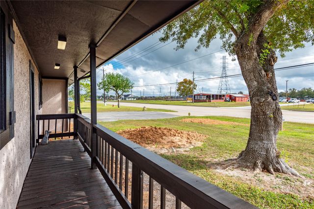 12320 Fm-1764, Santa Fe, TX 77510