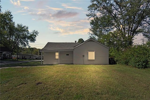 802 Park Avenue, Excelsior Springs, MO 64024