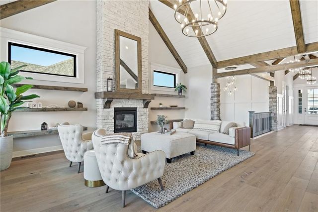 2070 NW Obrien Road, Lee's Summit, MO 64081