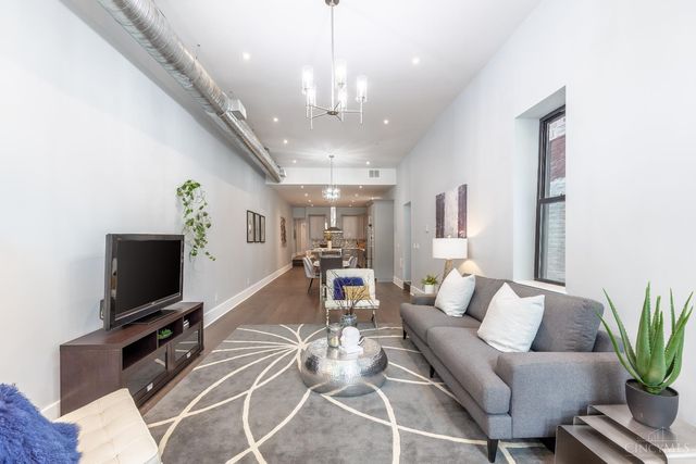 163 E McMicken Avenue, Cincinnati, OH 45202