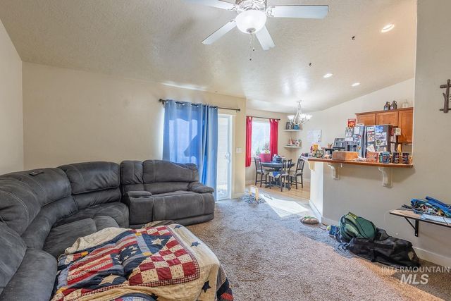 254 S Poplar Bluff, Eagle, ID 83616