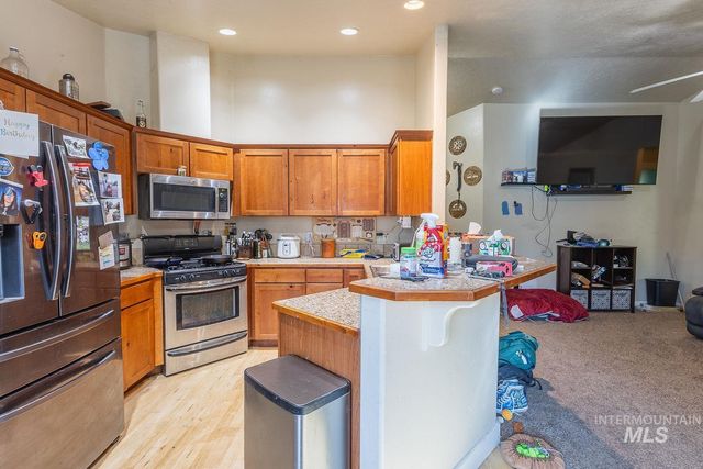 254 S Poplar Bluff, Eagle, ID 83616