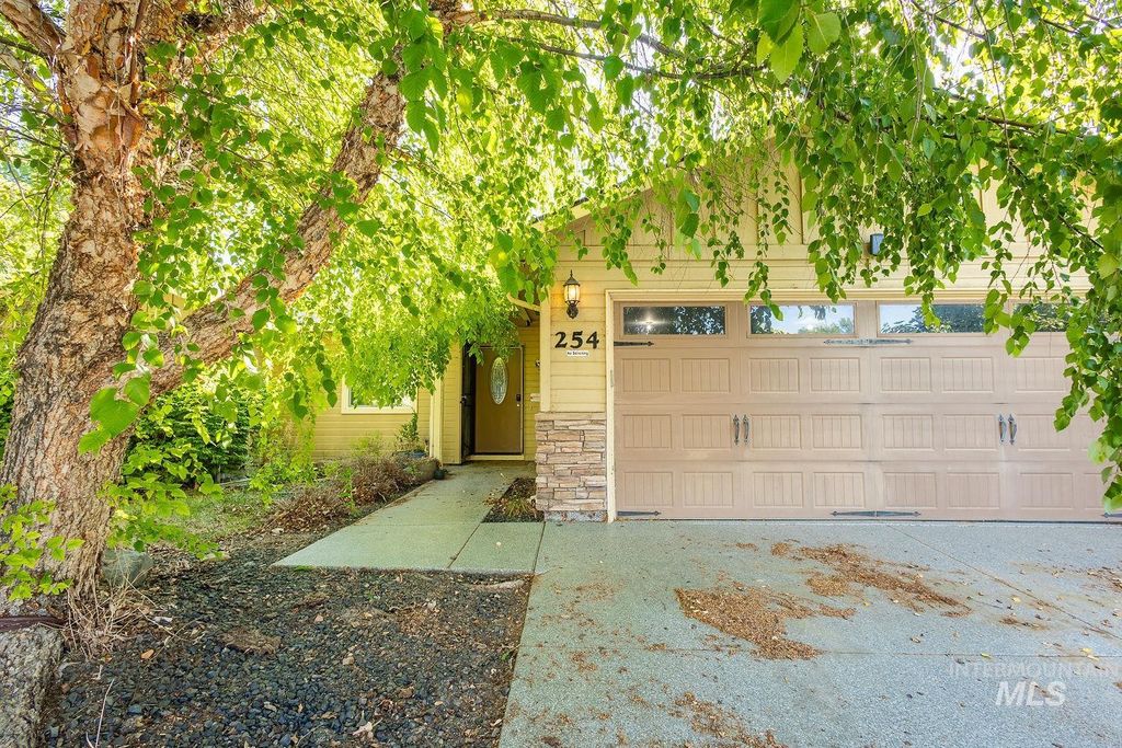 254 S Poplar Bluff, Eagle, ID 83616