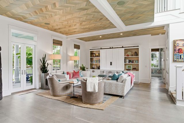 27 Krier Lane, Mount Pleasant, SC 29464