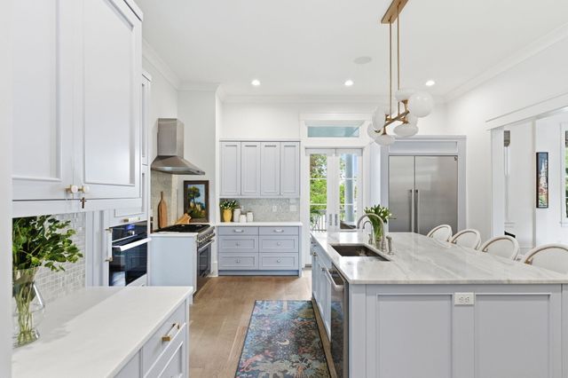 27 Krier Lane, Mount Pleasant, SC 29464