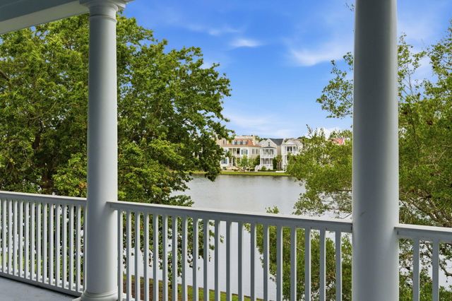 27 Krier Lane, Mount Pleasant, SC 29464
