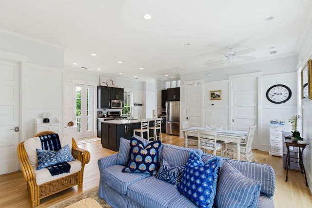 27 Krier Lane, Mount Pleasant, SC 29464
