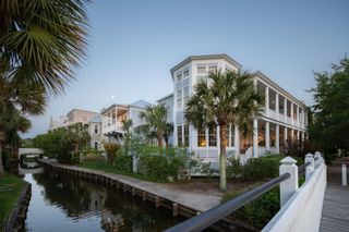 27 Krier Lane, Mount Pleasant, SC 29464