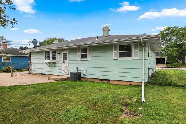 1146 HONEYSUCKLE LANE, Neenah, WI 54956