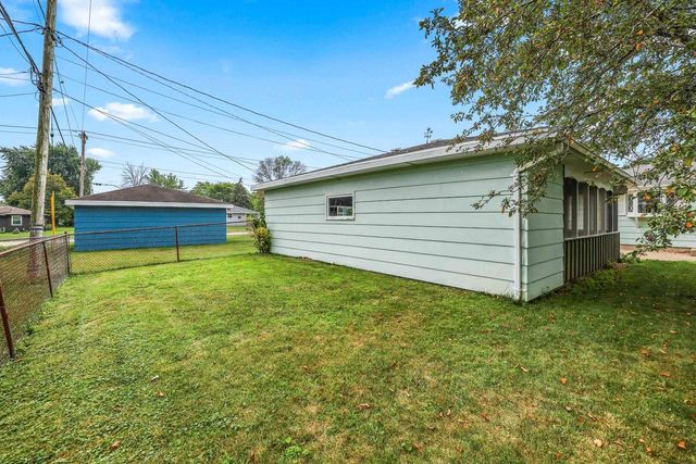 1146 HONEYSUCKLE LANE, Neenah, WI 54956
