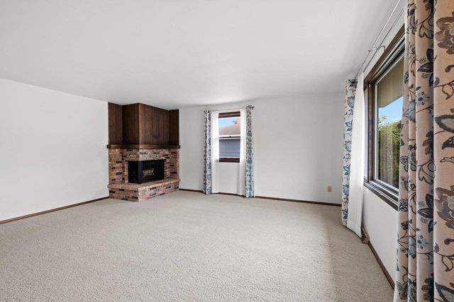 1146 HONEYSUCKLE LANE, Neenah, WI 54956