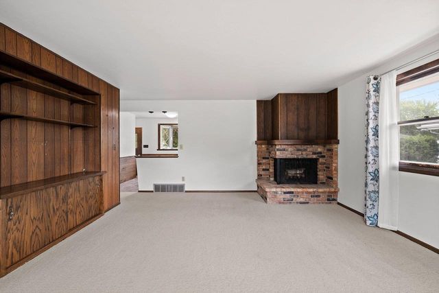 1146 HONEYSUCKLE LANE, Neenah, WI 54956