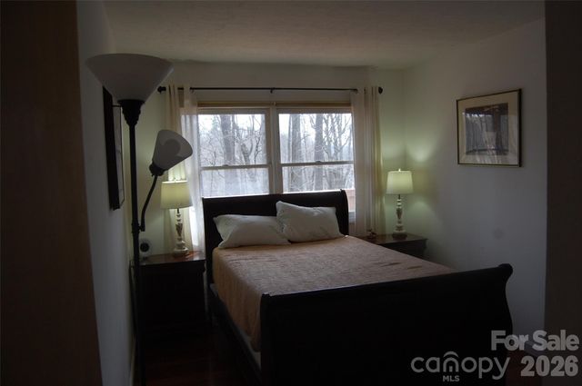 114 Lady Slipper Loop, Newland, NC 28657