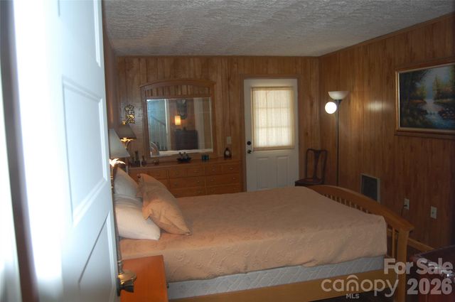 114 Lady Slipper Loop, Newland, NC 28657