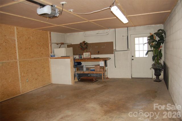 114 Lady Slipper Loop, Newland, NC 28657