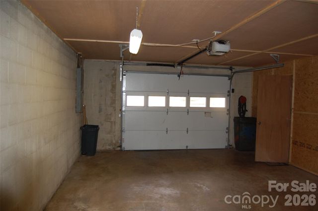114 Lady Slipper Loop, Newland, NC 28657