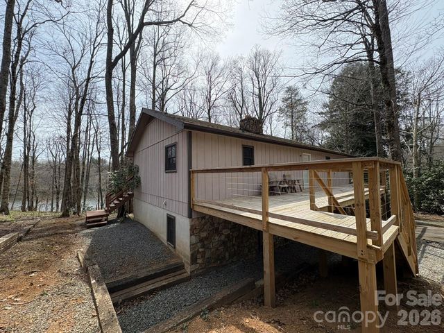 114 Lady Slipper Loop, Newland, NC 28657