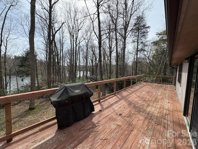 114 Lady Slipper Loop, Newland, NC 28657