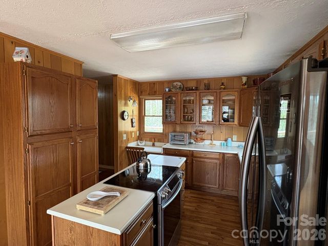 114 Lady Slipper Loop, Newland, NC 28657