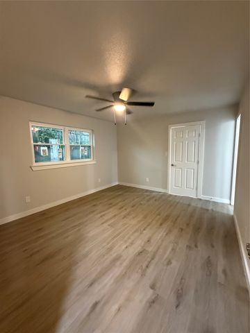 1919 E Crosby Road, Carrollton, TX 75006