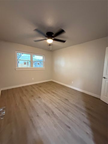 1919 E Crosby Road, Carrollton, TX 75006